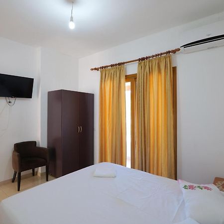 Arijons Apartments Sarandë Esterno foto