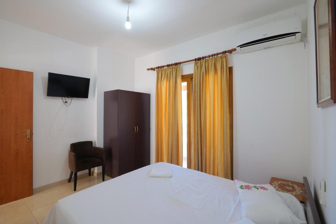 Arijons Apartments Sarandë Esterno foto